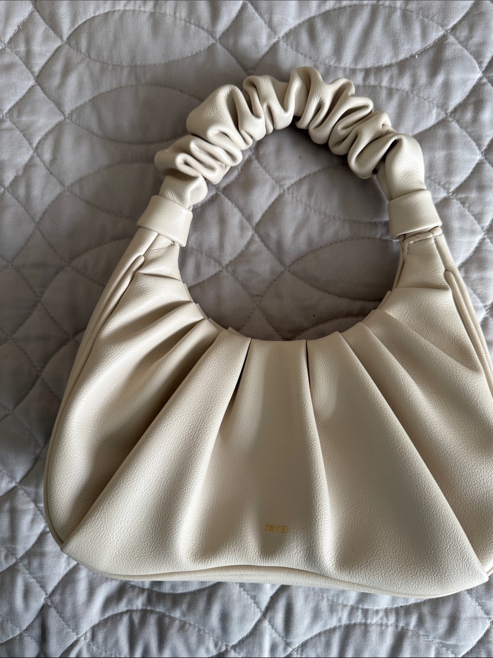 Cream Ruched Handle Shoulder Bag - Elegant Women's Tote